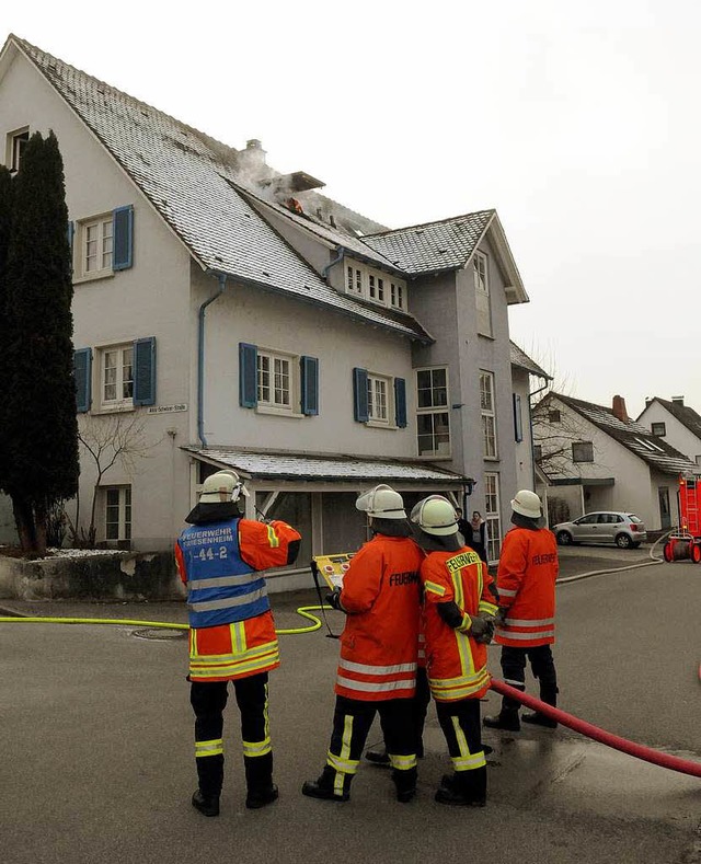 Die Feuerwehr im Einsatz.  | Foto: Wolfgang Knstle