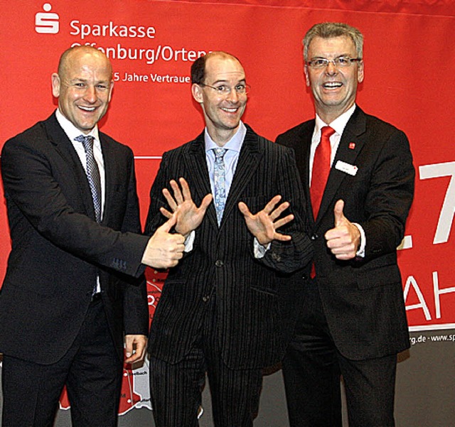 Michael Irsfeld, Pit Hartling und Karl...formieren und unterhalten ihre Gste.   | Foto: BZ
