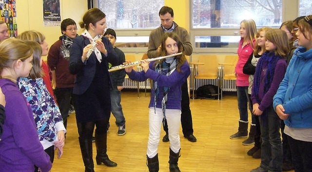 Schne Musik mit (von links) Johanna Dmtr, Rahel Hberle und  David Seghezzo   | Foto: schule