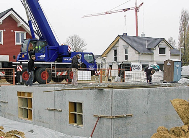 Rege ist die Bauttigkeit im Gieenfeld.   | Foto: markus maier