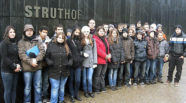 Die Klassen 8a und 10 der Julius-Leber...hemalige Konzentrationslager Struthof.  | Foto: privat