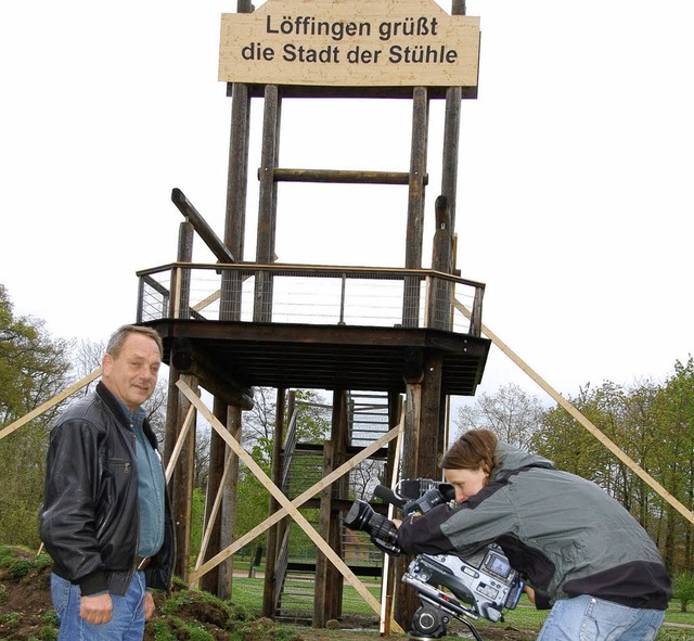 Die Errichtung des Riesenstuhls zog 20... der Lffinger Stuhl bald Geschichte.   | Foto: Frey