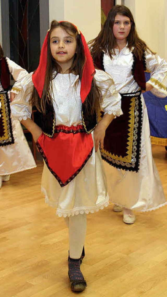 Lockerten die Feier auf: Die Kinder de...nd Folkloregruppe der Sterne Kosovas.   | Foto: DAgmar Barber