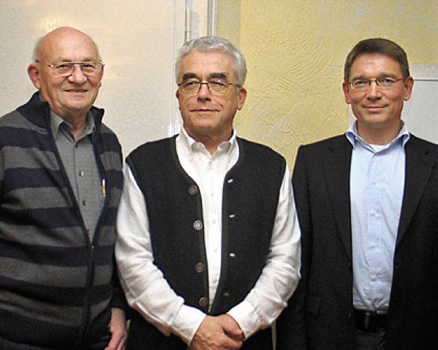 Fritz Gruber (Mitte) ehrte beim Mnner...arkus Soder (rechts) und  Willi Meier.  | Foto: ounas-krusel