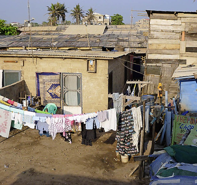 Stdte in Ghana haben mit denen in Europa wenig gemeinsam.  | Foto: Theresa Trndle