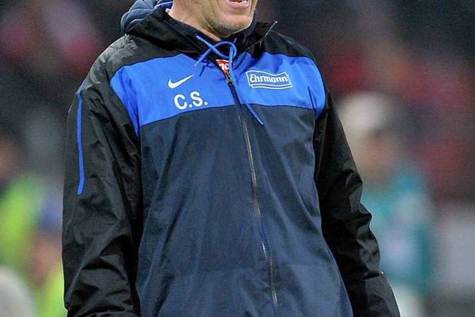 Streich im Spiel gegen Mainz 05. Der SC Freiburg unterlag in dieser Partie mit 3:1. Am Einsatz des Trainers lag’s jedenfalls nicht. (Foto: dapd) Streich im Spiel gegen Mainz 05. Der SC Freiburg unterlag in dieser Partie mit 3:1. Am Einsatz des Trainers lag’s jedenfalls nicht. (Foto: dapd)