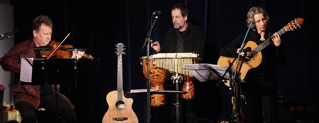 Das Trio AlmaRa mit (von links) Wolfga...ho, Ernst Kshammer und Nina Schne.    | Foto: Wolfgang Knstle