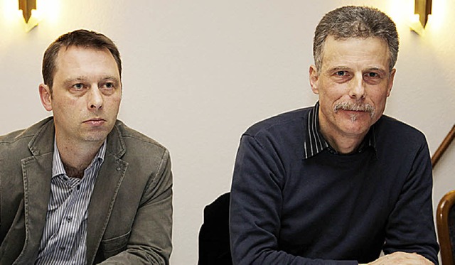RSV-Vorsitzender Bernd Ulich (links) h...ertreter und Sportwart Jrgen Anders.   | Foto: Linke