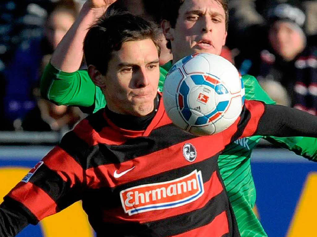 Johannes Flum Mutiger Eckpfeiler im SCSpiel SC Freiburg Badische