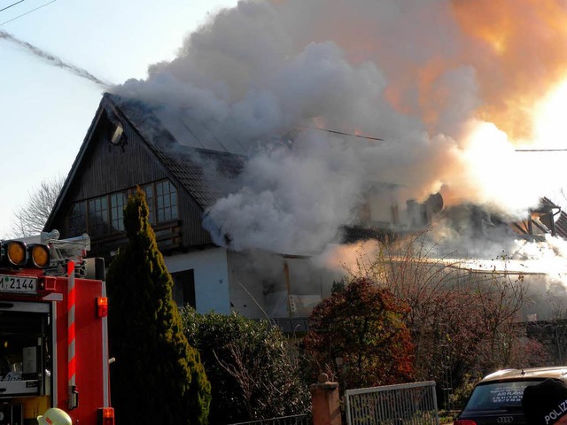 Brand in Mundingen an der Dorfstrae  | Foto: Aribert Rssel