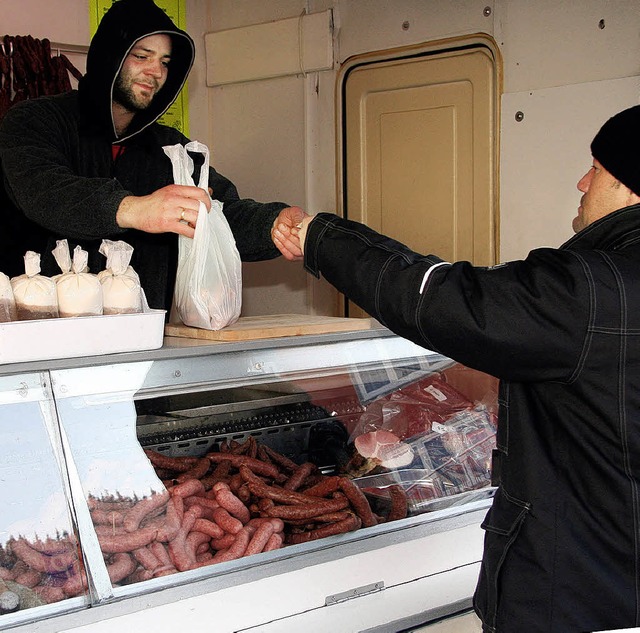 Klte tut  Wurst- und Fleischwaren gut...hof waren mit ihrem Verkaufswagen da.   | Foto: Eva Korinth