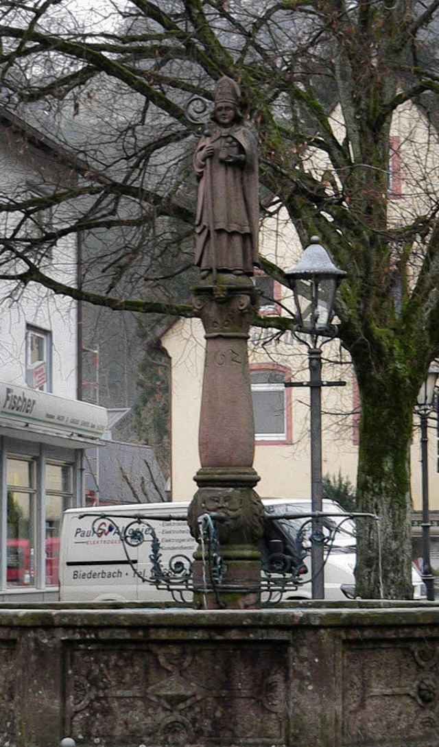 Die Sanierung des Nikolausbrunnens hat...er  Gewerbeverein sehr   untersttzt.   | Foto: K. Meier