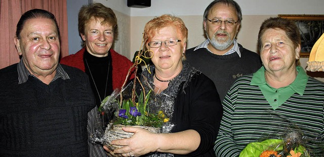 Ehrungen und Wahlen beim Kirchenchor T...und Rita Greiner (20 Jahre Mitglied).   | Foto: Andreas Bhm