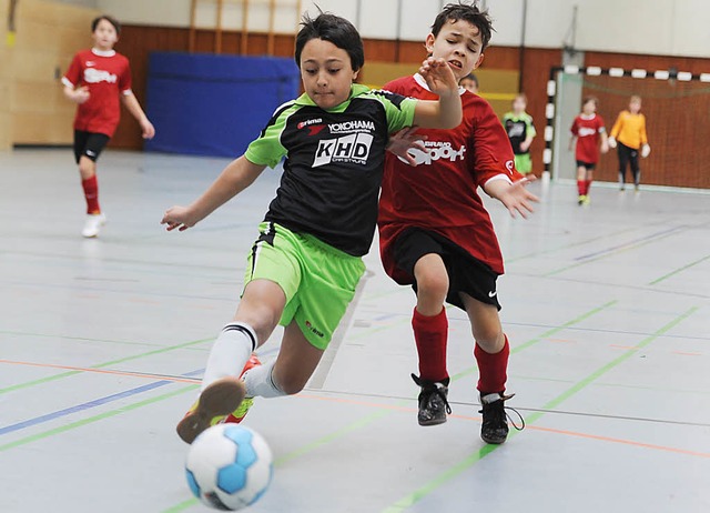 Die E-Junioren des SV Rheintal (grn) ...wurden am Ende Zweiter in Schopfheim.   | Foto: Meinrad Schn