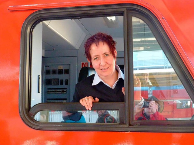 Ute Heilmann ist eine von zwei Lokfhrerinnen auf der Hllentalbahn  | Foto: Rolf Mller