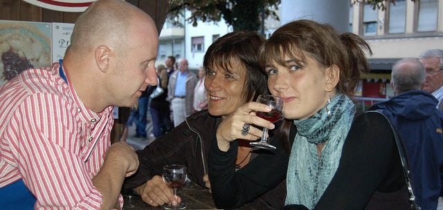 Die Stdtefreundschaft lebt &#8211; wi...umarkter Stand am Trottoirfest zeigt.   | Foto: Petra Wunderle