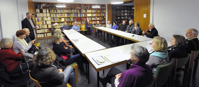 Redaktionsmitglieder der Eule stellen ...sprch des Gerhard-Ritter-Hauses vor.   | Foto: Michael Bamberger