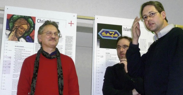 ber die Rolle der Kirchen in der NS-Z...Mller und Jrg Hinderer (von links).   | Foto: Gabriele Rasenberger