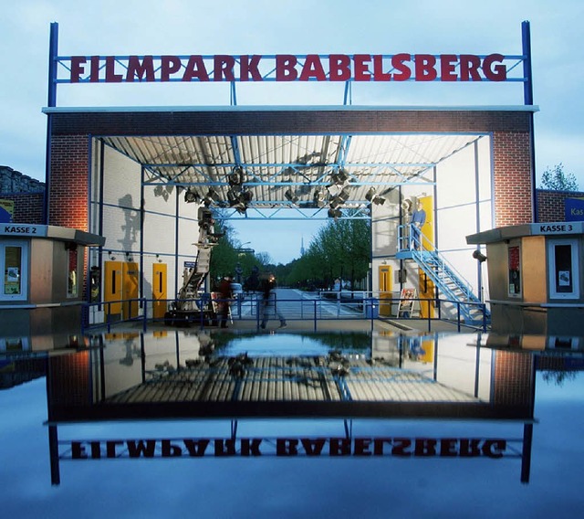 Bitte eintreten: das Portal des Filmparks   | Foto: dpa/Filmpark