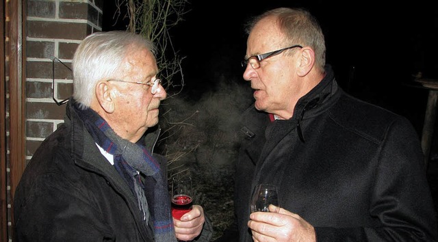 Helmut Mattmller  (rechts) gratuliert Fritz Hage.  | Foto: Privat