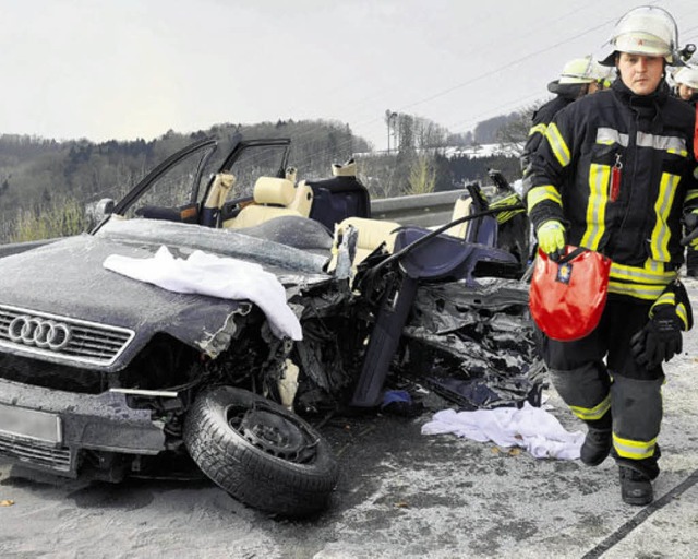 Eingeklemmt wurde der Fahrer dieses Audis.    | Foto: Bingold