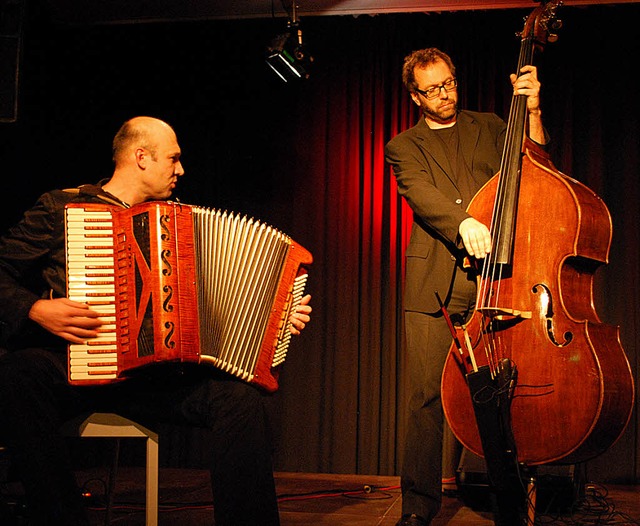 Akkordeonist Martin Wagner und Bassist Hanns Hhn   | Foto: Thomas Mink