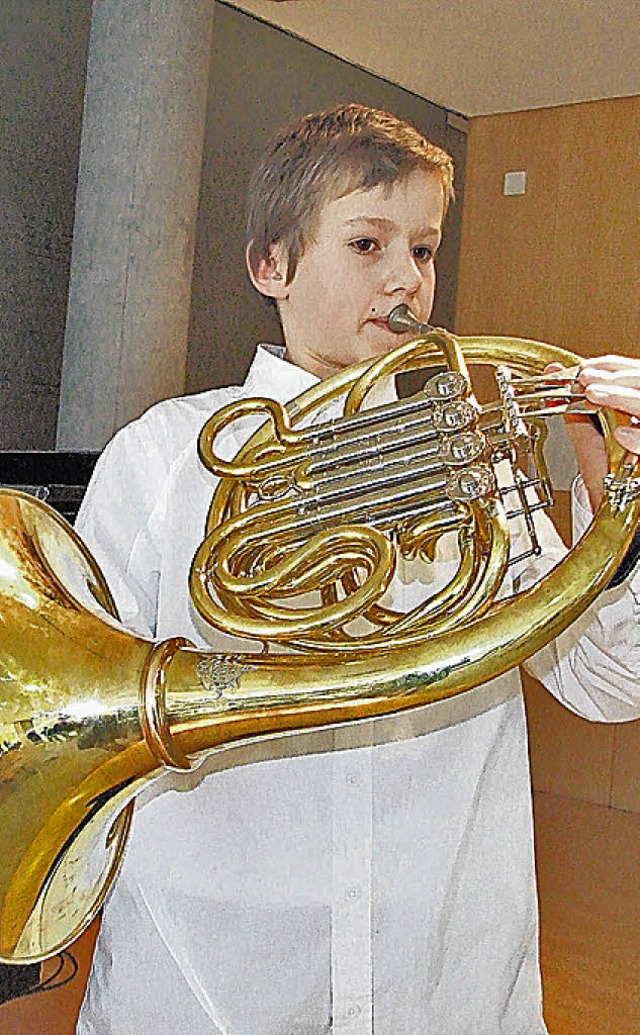 Johannes Birth (12) aus Grwihl ist auf dem Horn bereits ein kleiner Meister.     | Foto: FREUDIG