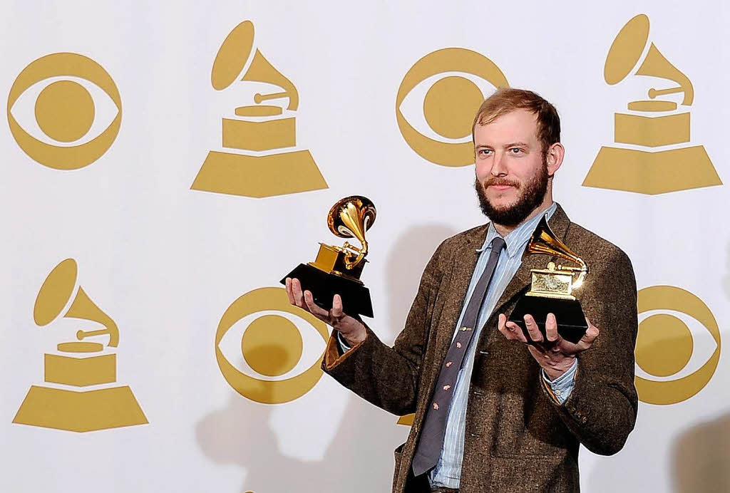 Justin Vernon, Snger von Bon Iver, mit den Grammys fr bestes Alternative Album und bester neuer Knstler