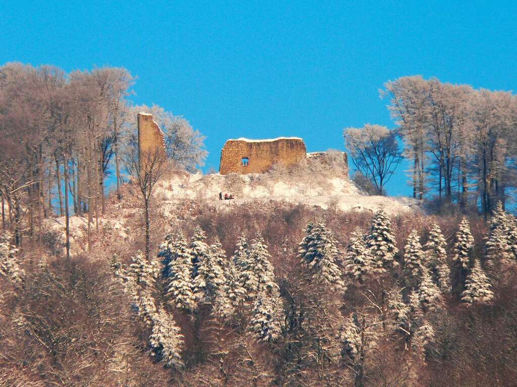 Ebringen: Blick mit dem Tele auf die „Schneeburg"