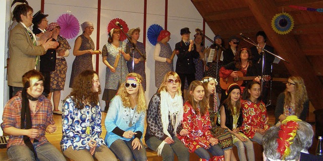 Die Akteurinnen der Lenzkircher Frauen...vereinte ein gemeinsames Schlusslied.   | Foto: Liane Schilling