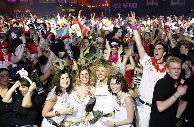 Zum morgigen Hexenball werden wieder T...e junger und lterer Narren erwartet.   | Foto: archivfoto: peter heck