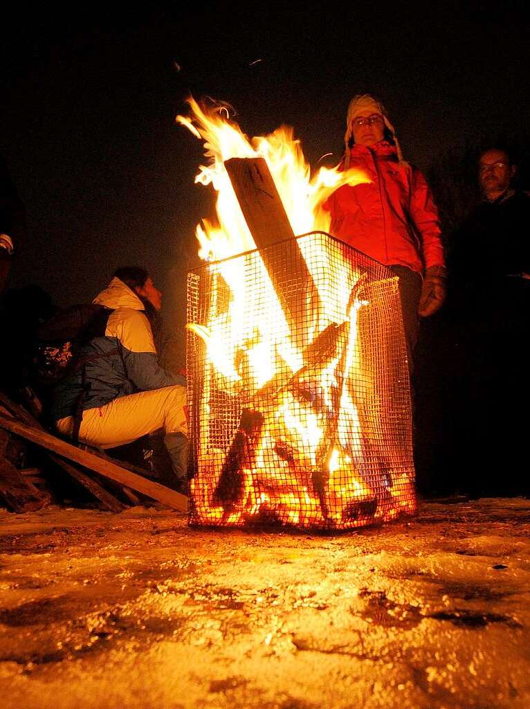 Mit Lagernfeuern versuchten sich die Demonstranten warm zu halten.