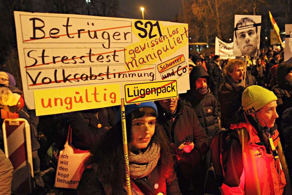 Proteste in der Nacht vor der Rumung