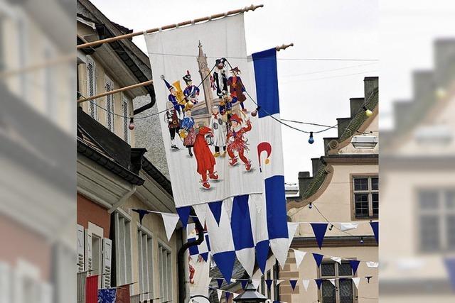 Narren erobern die Endinger Altstadt