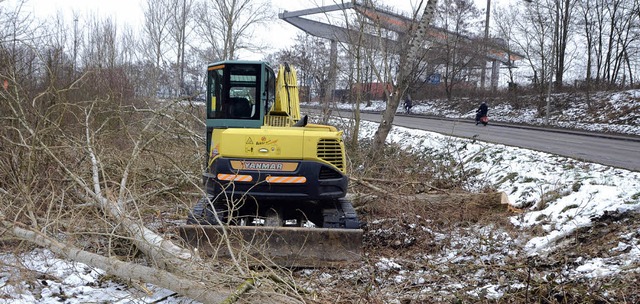 Entlang der Friedlinger Zufahrt der Ha...uf dem spter die Tramlinie verluft.   | Foto: Senf