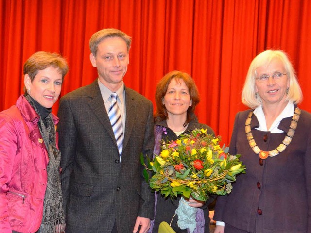 Blumen fr den Sieger: Marion Dammann,...Oberbrgermeisterin Gudrun Heute-Bluhm  | Foto: Max Schuler