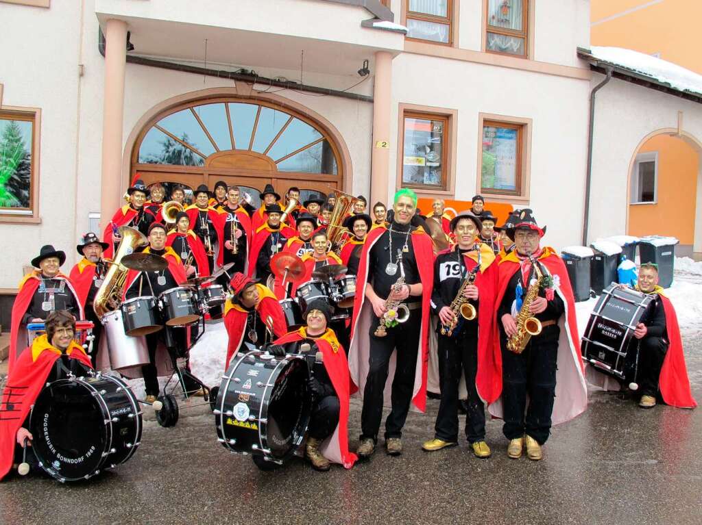 Die Bonndorfer Guggenmusik sorgte lautstark dafr, dass niemand den Fasnetstart verschlafen konnte.