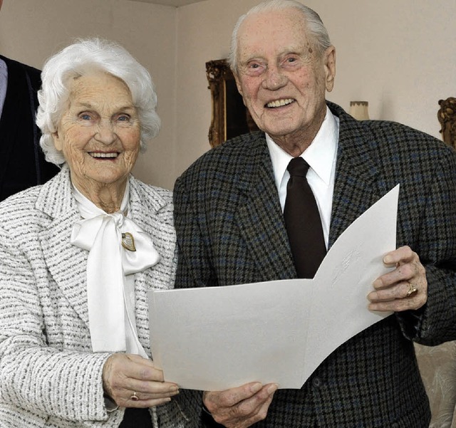 Zwischen ihnen knistert es immer noch:...erke sind seit 70 Jahren verheiratet.   | Foto: Volker Mnch