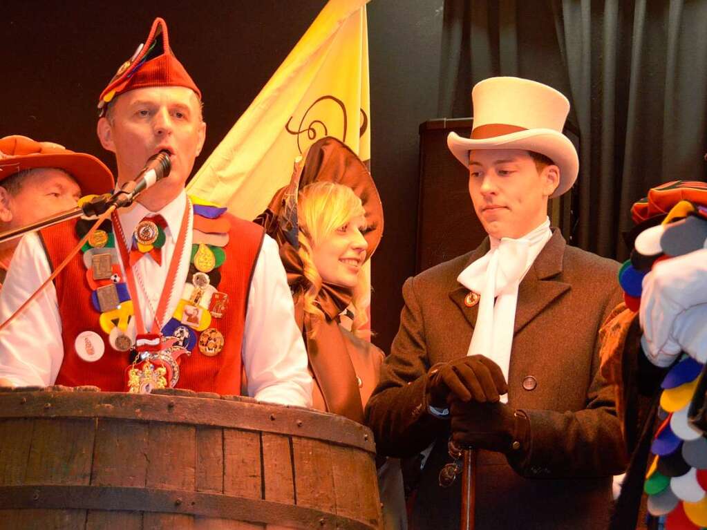 Althistorischen-Zunftmeister Patrick Elble begrt die Gste, neben ihm Veef und Andres