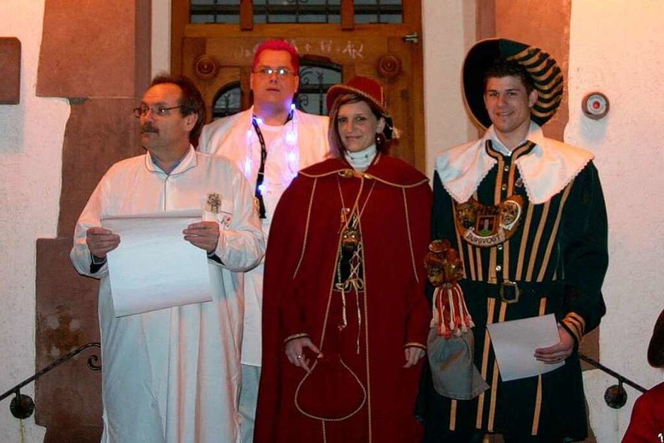 In Häg übernahmen die Glunkis ganz formell die Macht. (Foto: Rümmele) In Häg übernahmen die Glunkis ganz formell die Macht. (Foto: Rümmele)