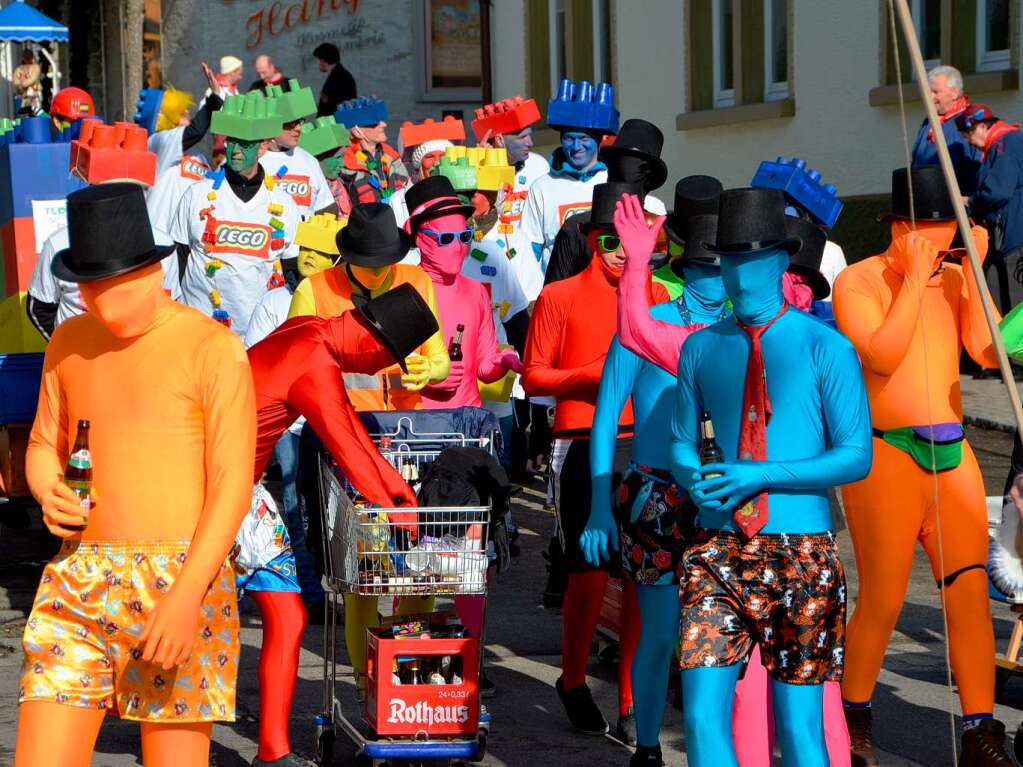 Kinder- und Familienumzug: bunt, frhlich und fantasievoll.