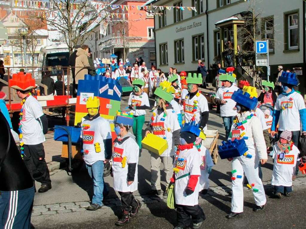 Kinder- und Familienumzug: bunt, frhlich und fantasievoll.