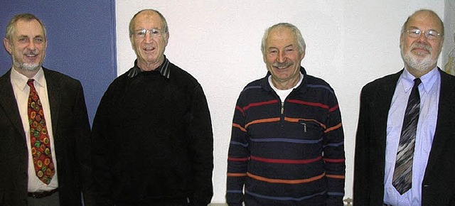 Die beiden Amtsleiter der Gemeinsamen ... und Walter Kaiser in den Ruhestand.    | Foto: BZ