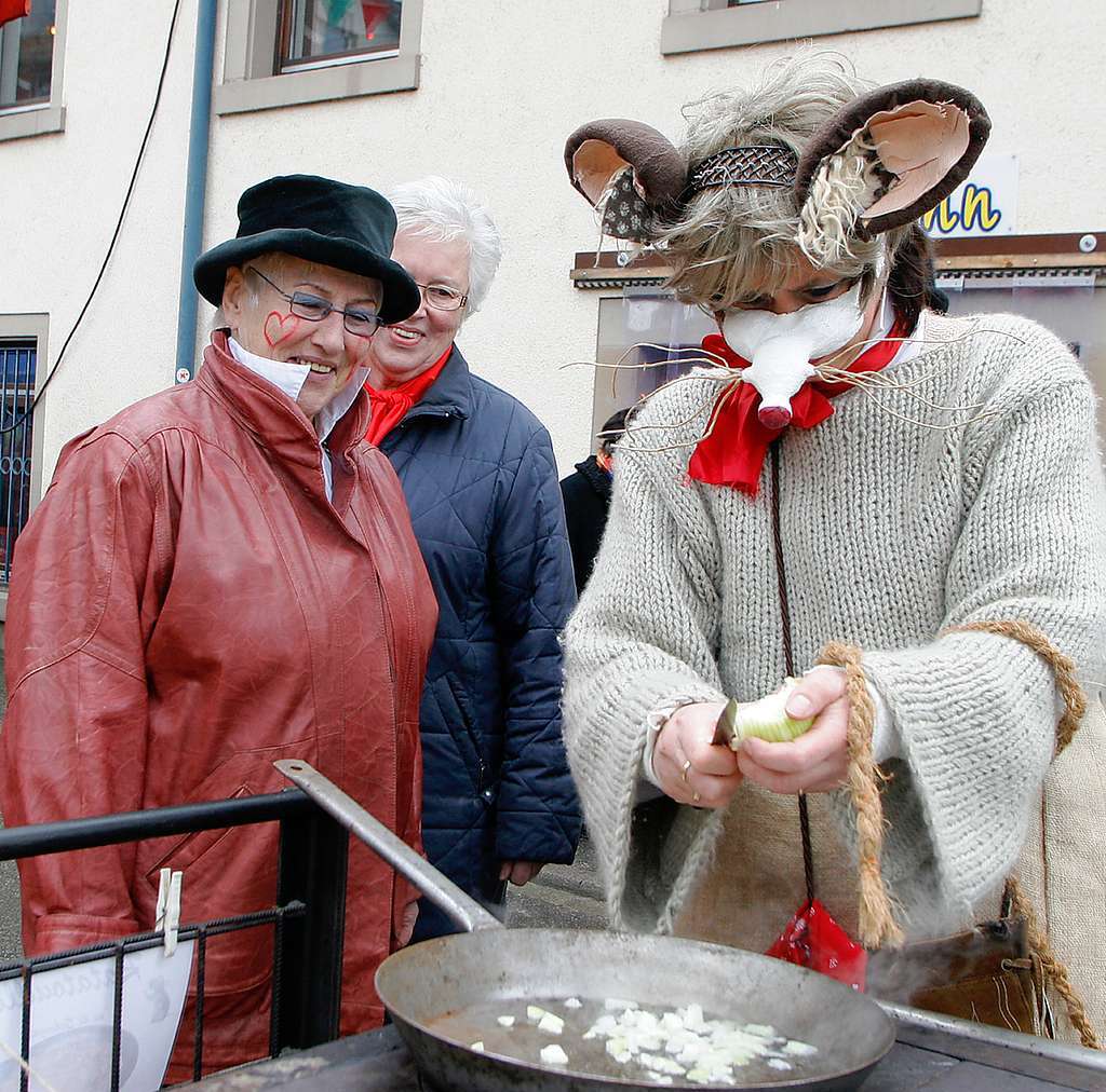 Buntes Treiben beim Schergassen-Jahrmarkt in Reichenbach