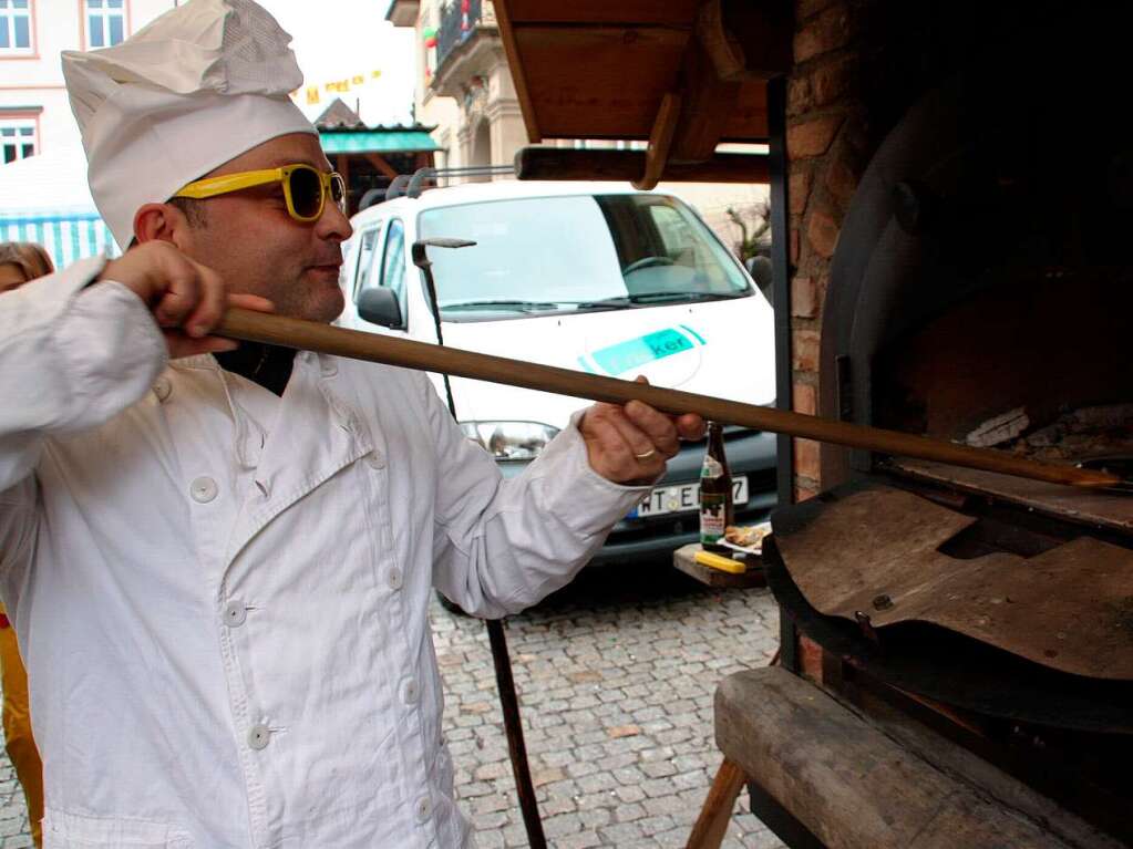 Ziel des Umzugs war der Narrenmarkt, der dieses Jahr auf dem Talschulplatz stattfindet.