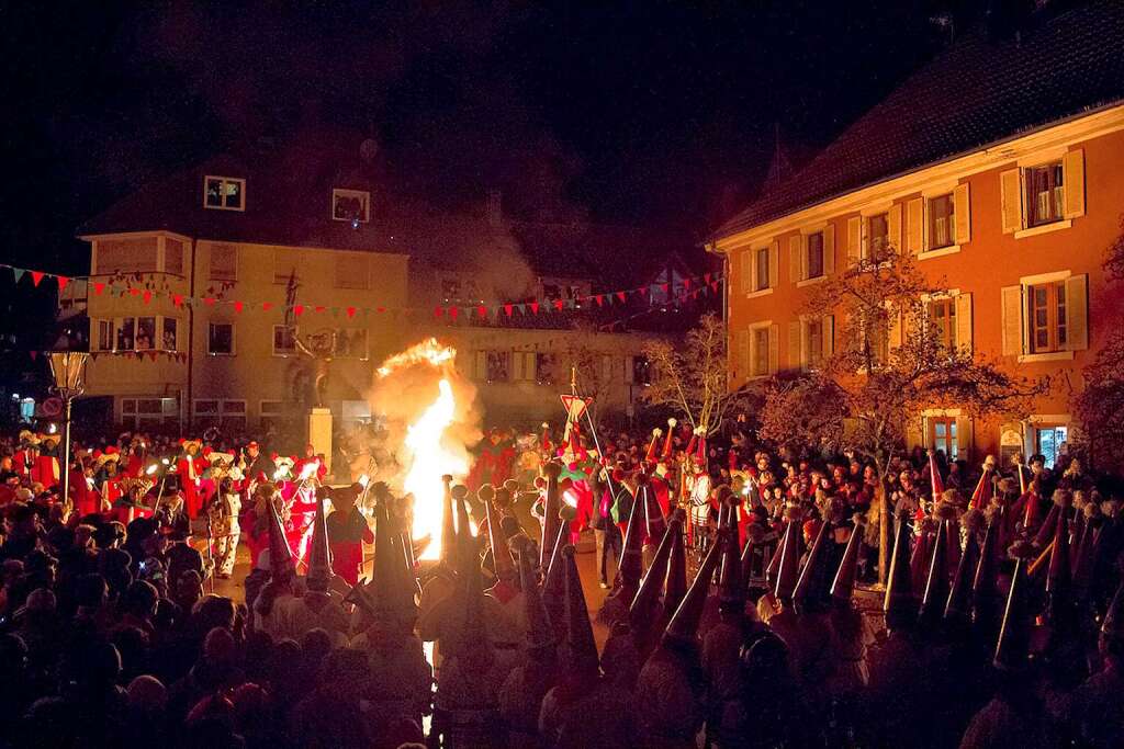 Schaurig-schön: Der Fackelumzug der Schuttig am Fasnetssonntag in Elzach Schaurig-schön: Der Fackelumzug der Schuttig am Fasnetssonntag in Elzach