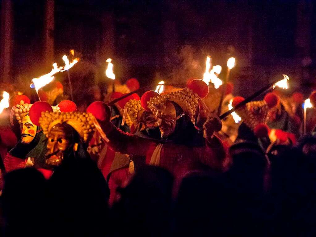 Schaurig-schön: Der Fackelumzug der Schuttig am Fasnetssonntag in Elzach Schaurig-schön: Der Fackelumzug der Schuttig am Fasnetssonntag in Elzach