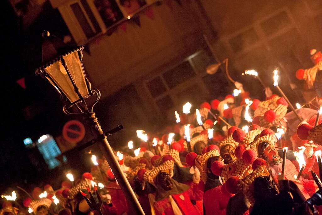 Schaurig-schön: Der Fackelumzug der Schuttig am Fasnetssonntag in Elzach Schaurig-schön: Der Fackelumzug der Schuttig am Fasnetssonntag in Elzach
