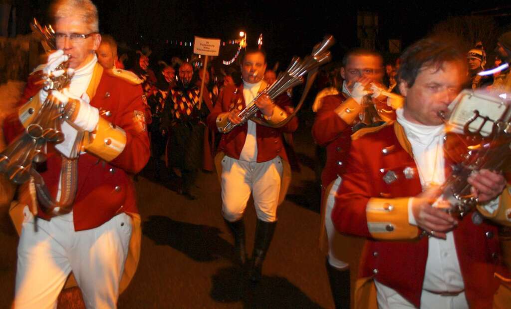 Feuriges Spektakel in Oberwinden: Fackelumzug und Frst-Erich-Feuerwerk