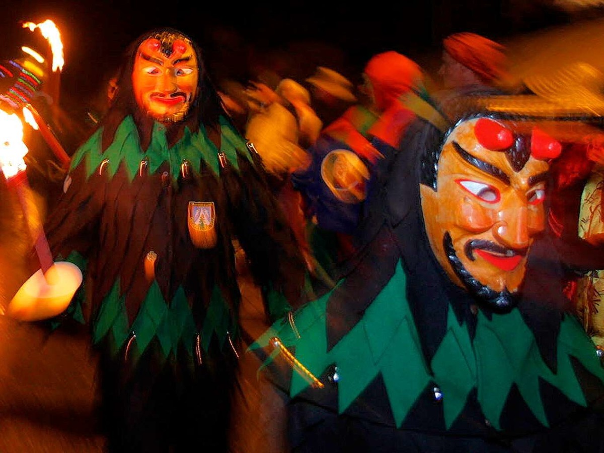 Feuriges Spektakel in Oberwinden: Fackelumzug und Frst-Erich-Feuerwerk